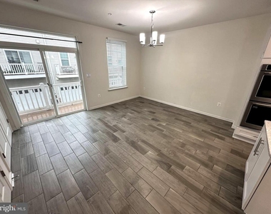 5331 Greenwich Circle - Photo Thumbnail 12