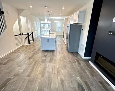 5331 Greenwich Circle - Photo Thumbnail 7