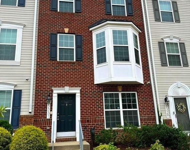5331 Greenwich Circle - Photo Thumbnail 1