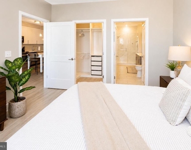 145 Riverhaven Drive - Photo Thumbnail 13