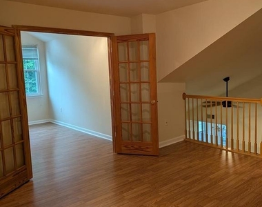 109 Timberbrook Lane - Photo Thumbnail 5