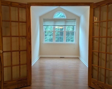 109 Timberbrook Lane - Photo Thumbnail 4