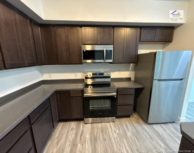 273 Brewster Drive - Photo Thumbnail 5