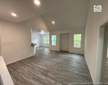 273 Brewster Drive - Photo Thumbnail 2