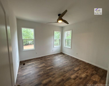 273 Brewster Drive - Photo Thumbnail 12
