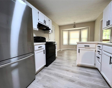 715 Ashburton Drive - Photo Thumbnail 3