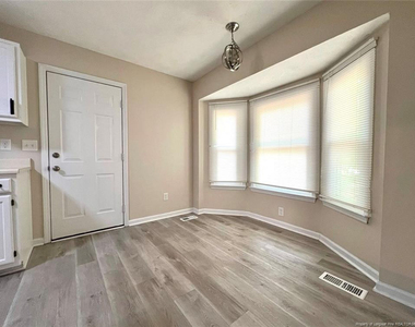 715 Ashburton Drive - Photo Thumbnail 6