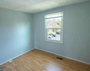 7821 White Cliff Terrace - Photo Thumbnail 8