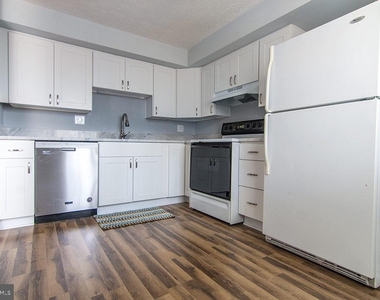 7821 White Cliff Terrace - Photo Thumbnail 4