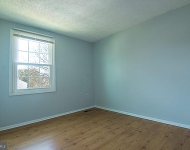 7821 White Cliff Terrace - Photo Thumbnail 9