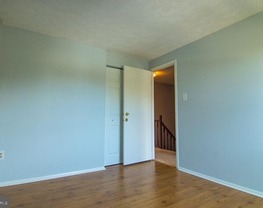 7821 White Cliff Terrace - Photo Thumbnail 10