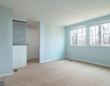 7821 White Cliff Terrace - Photo Thumbnail 13