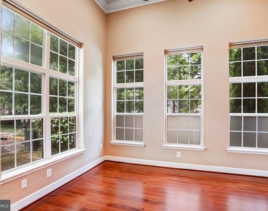 13526 Waterford Hills Boulevard - Photo Thumbnail 5