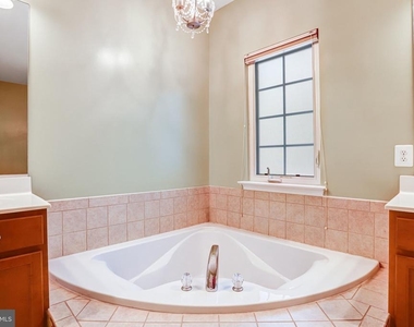 13526 Waterford Hills Boulevard - Photo Thumbnail 28