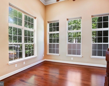 13526 Waterford Hills Boulevard - Photo Thumbnail 4