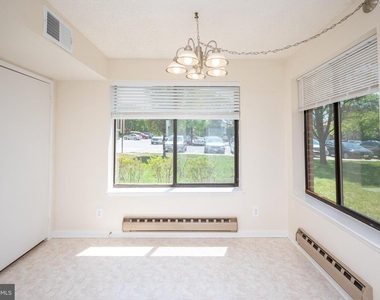 15310 Beaverbrook Court - Photo Thumbnail 5
