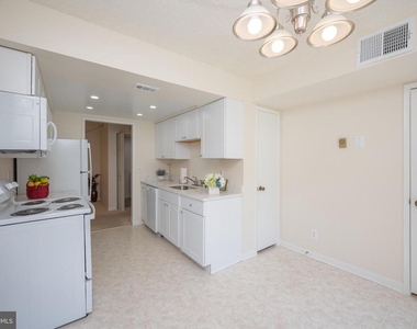 15310 Beaverbrook Court - Photo Thumbnail 6