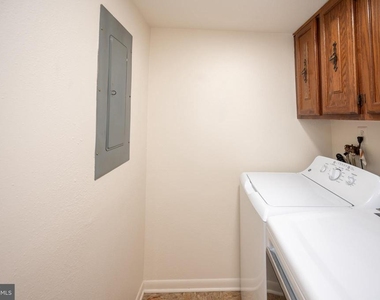 15310 Beaverbrook Court - Photo Thumbnail 8