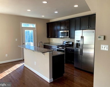 11876 Country Squire Way - Photo Thumbnail 12