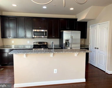 11876 Country Squire Way - Photo Thumbnail 9