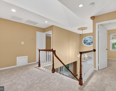 7435 Crestberry Lane - Photo Thumbnail 6