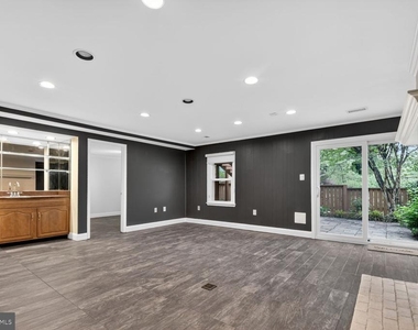 7435 Crestberry Lane - Photo Thumbnail 37
