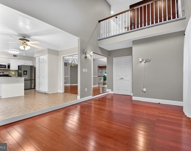7435 Crestberry Lane - Photo Thumbnail 13