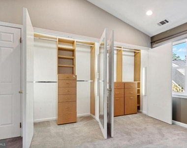 7435 Crestberry Lane - Photo Thumbnail 36