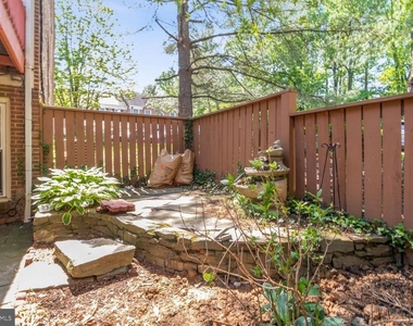 7435 Crestberry Lane - Photo Thumbnail 52