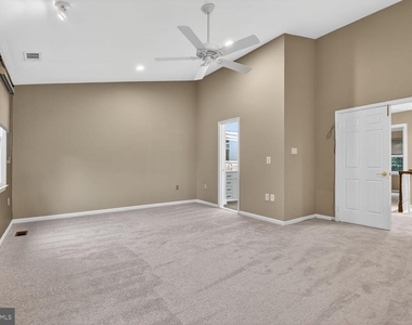 7435 Crestberry Lane - Photo Thumbnail 20