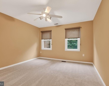 7435 Crestberry Lane - Photo Thumbnail 21