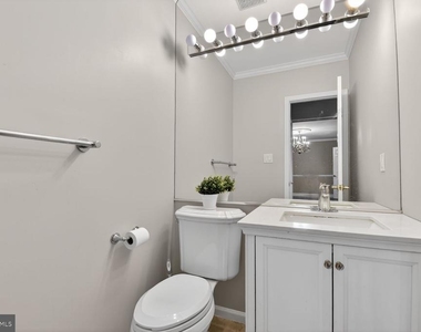 7435 Crestberry Lane - Photo Thumbnail 32