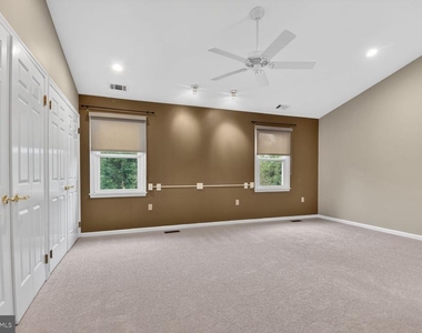 7435 Crestberry Lane - Photo Thumbnail 18
