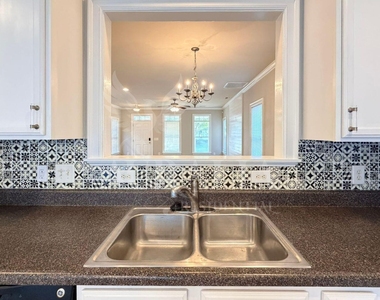 7754 Acc Boulevard - Photo Thumbnail 15