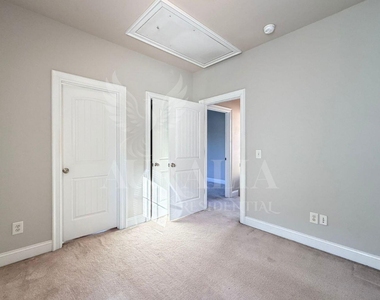 7754 Acc Boulevard - Photo Thumbnail 20