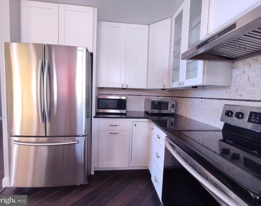 7671 Coachlight Lane - Photo Thumbnail 3