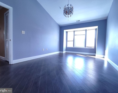 7671 Coachlight Lane - Photo Thumbnail 8