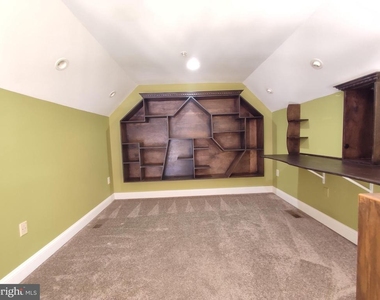 7671 Coachlight Lane - Photo Thumbnail 28