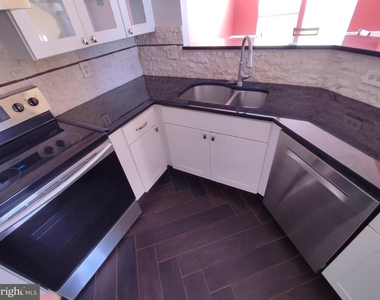 7671 Coachlight Lane - Photo Thumbnail 5