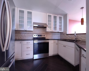 7671 Coachlight Lane - Photo Thumbnail 2