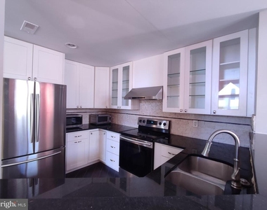 7671 Coachlight Lane - Photo Thumbnail 7