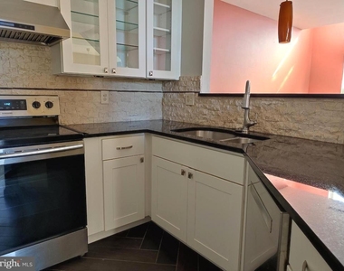7671 Coachlight Lane - Photo Thumbnail 6