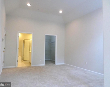 10808 Warfield Place - Photo Thumbnail 17