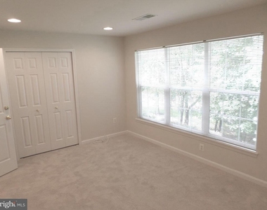 10808 Warfield Place - Photo Thumbnail 22