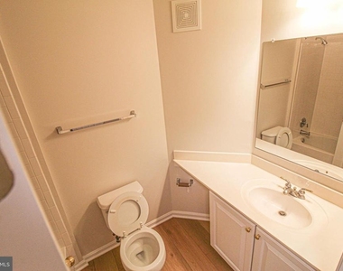 10808 Warfield Place - Photo Thumbnail 24