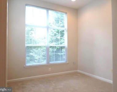 10808 Warfield Place - Photo Thumbnail 20
