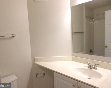 10808 Warfield Place - Photo Thumbnail 25