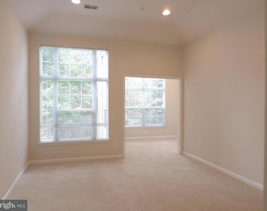10808 Warfield Place - Photo Thumbnail 16