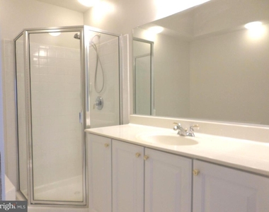 10808 Warfield Place - Photo Thumbnail 18