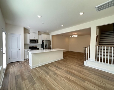 947 Kensley Grove Lane - Photo Thumbnail 13